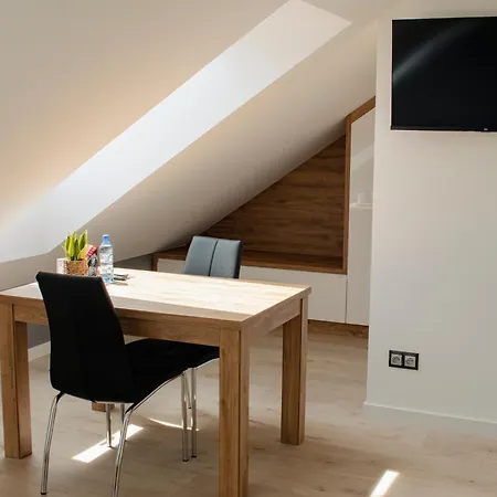 - Stacja Paliw Moya Apartamento *