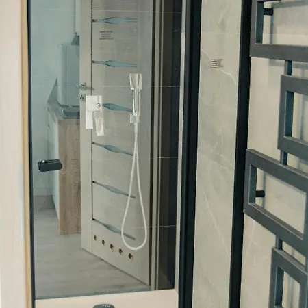 - Stacja Paliw Moya Apartamento