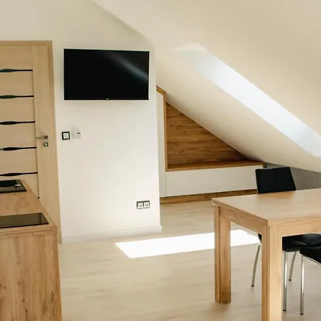 - Stacja Paliw Moya Apartamento Jordanow